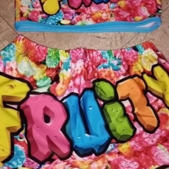 Selling - Picture 2 of 2